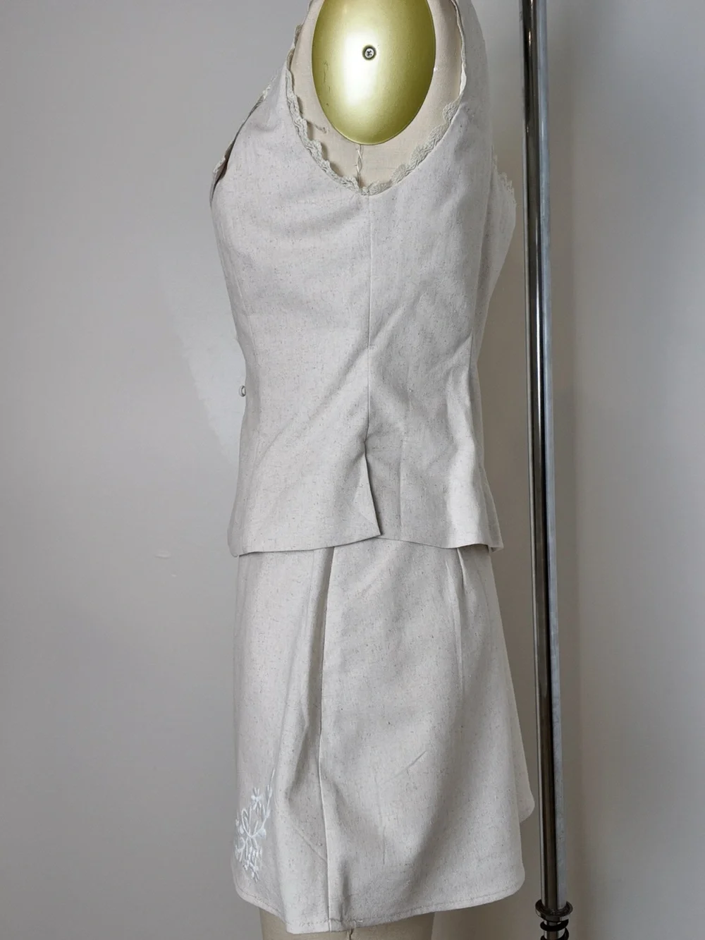 Ivory Embroidered Two-Piece Skirt Set - Picture 3 of 4